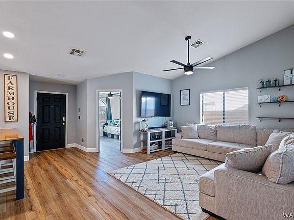 4th image of 1875 E Fairway Drive