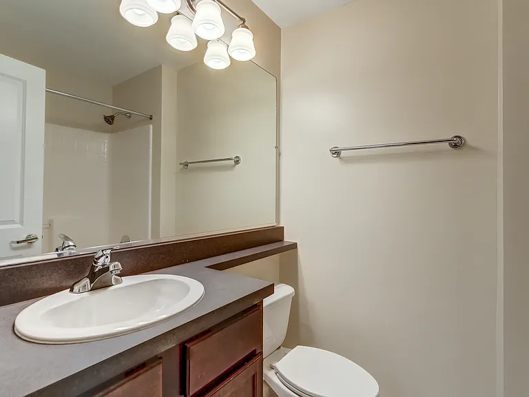 815 Porter St #407 — Photo 34