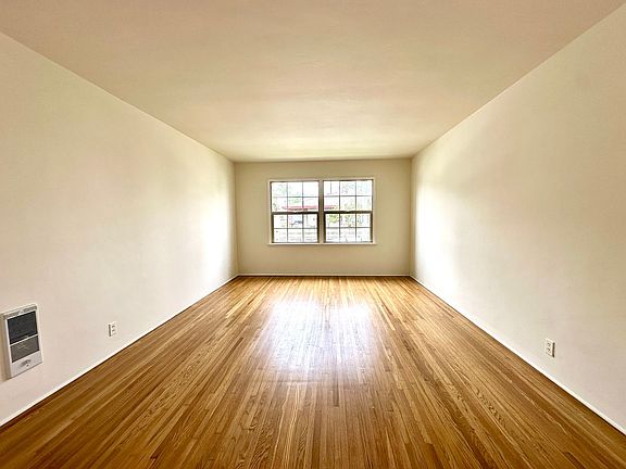 3rd image of 246 Santa Ana Ave APT 1