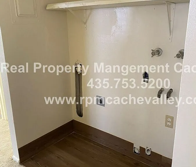 271 Riverbend Rd #7 — Photo 2