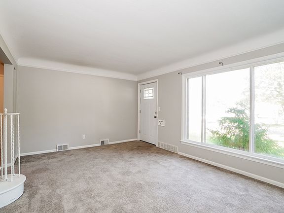 3rd image of 16 Broadmore Ave