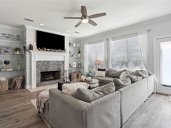 2nd image of 100 Misty Creek Dr
