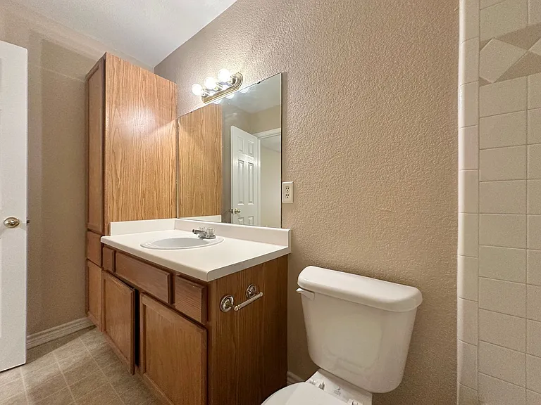 202 Janelle Dr — Photo 21