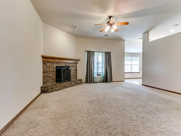 1708 Meadow Run Dr — Photo 7