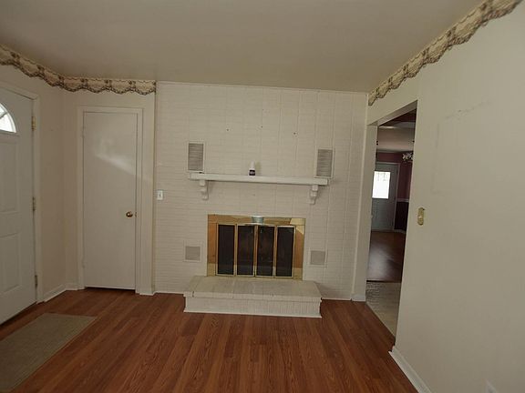 4th image of 2211 Stafford St