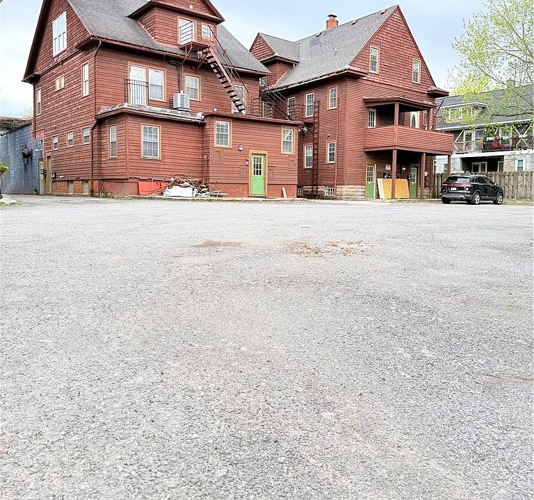 1st image of 936 Monroe Ave