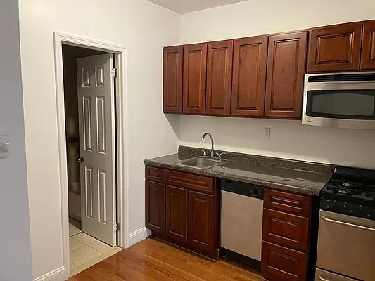 Rented by Highline Residential | media 23