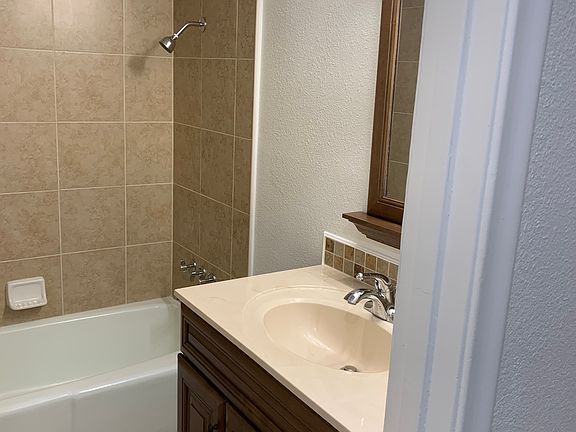 5th image of 7542 Thistle Ln