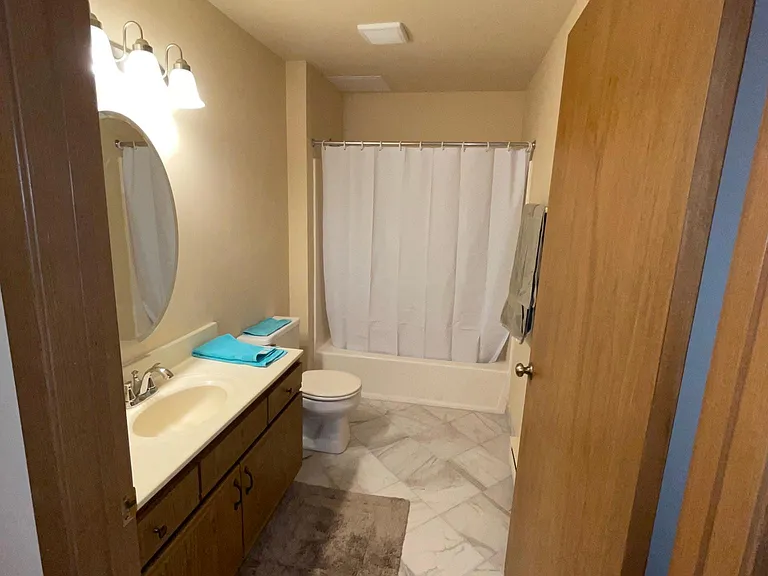 225 E Market St — Photo 21