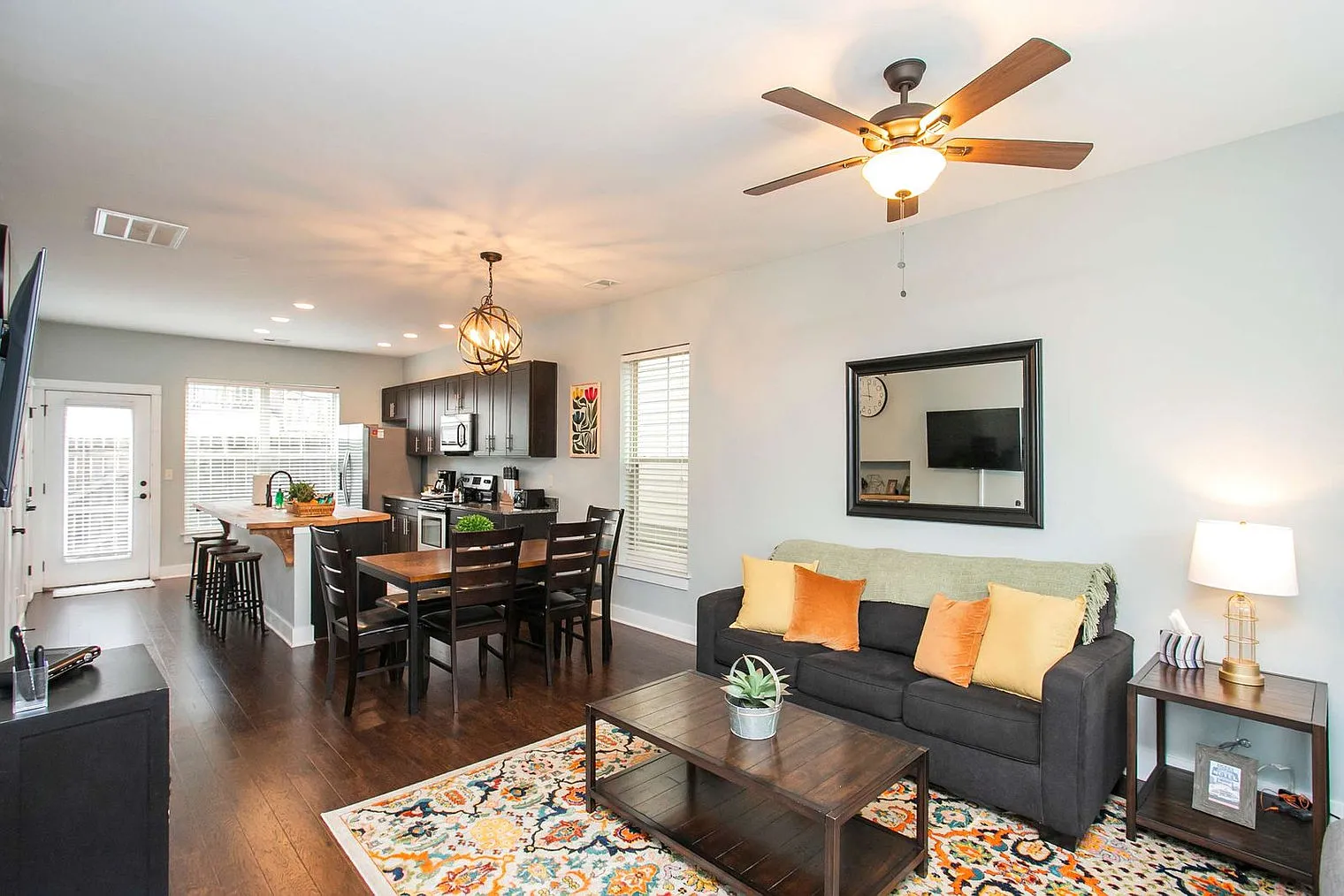2 bed, 2.0 bath, 1280 sqft, $2,962 — Photo 3
