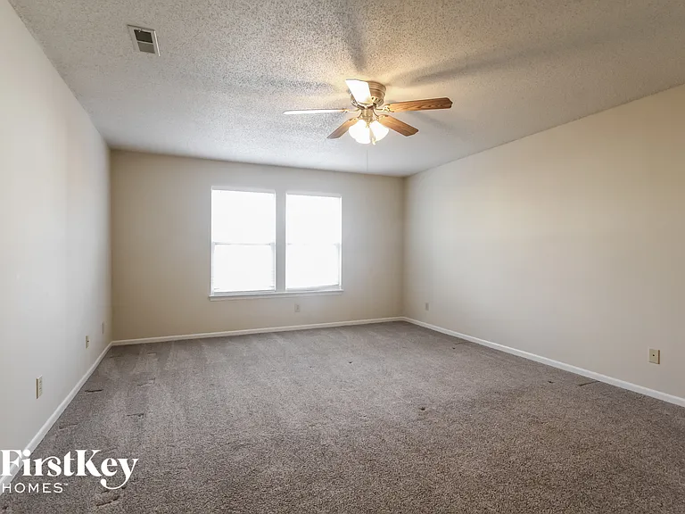 9192 Huntleigh Cir — Photo 7