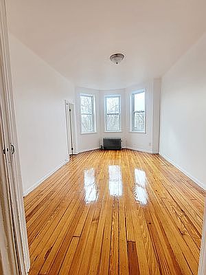 2nd image of 523A 18th St #2
