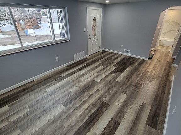 5th image of 181 Superior Ave