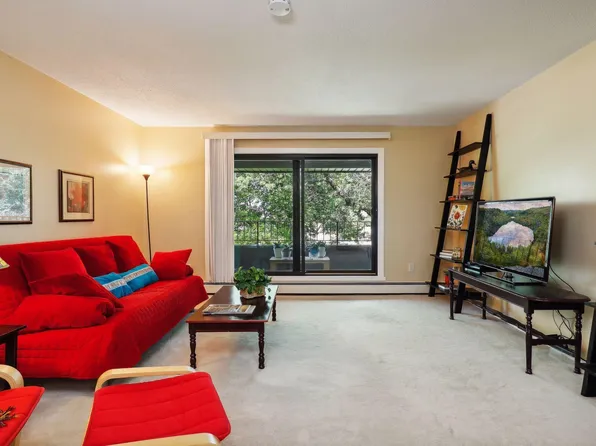 7500 Cahill Rd APT 322C, Edina, MN 55439