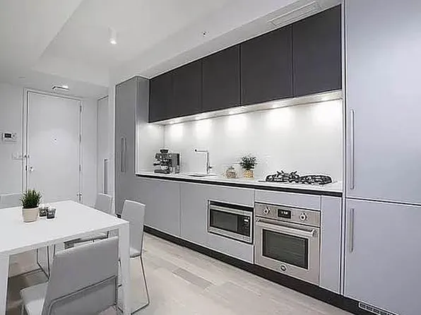 540 W 49th St APT 407N, New York, NY 10019