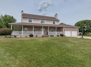 260 Regency Ct, Highland, IL 62249
