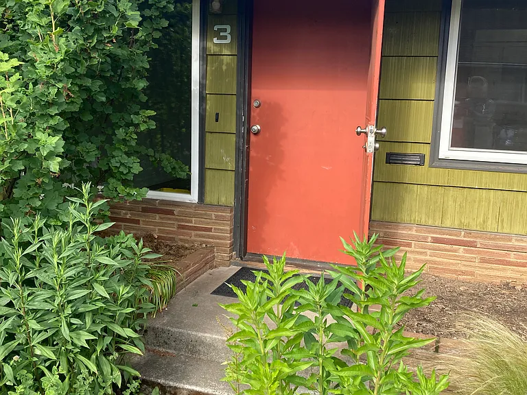 5320 SE Schiller St #3 — Photo 3