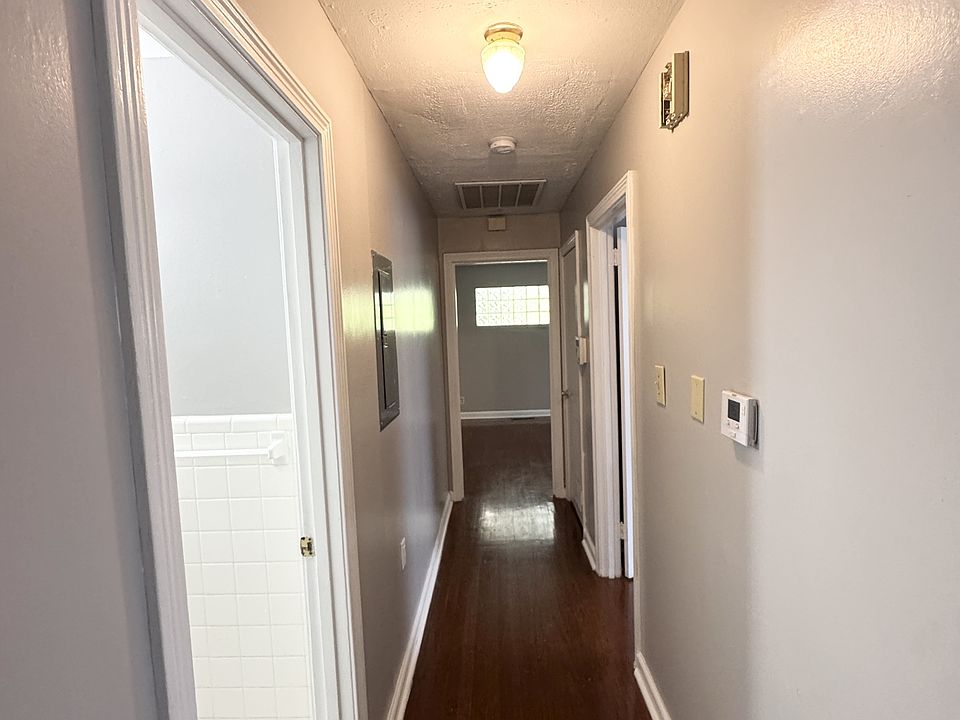 1st image of 1523 Canterbury Rd