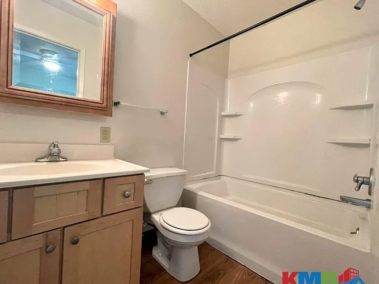 732 Michael Street — Photo 6