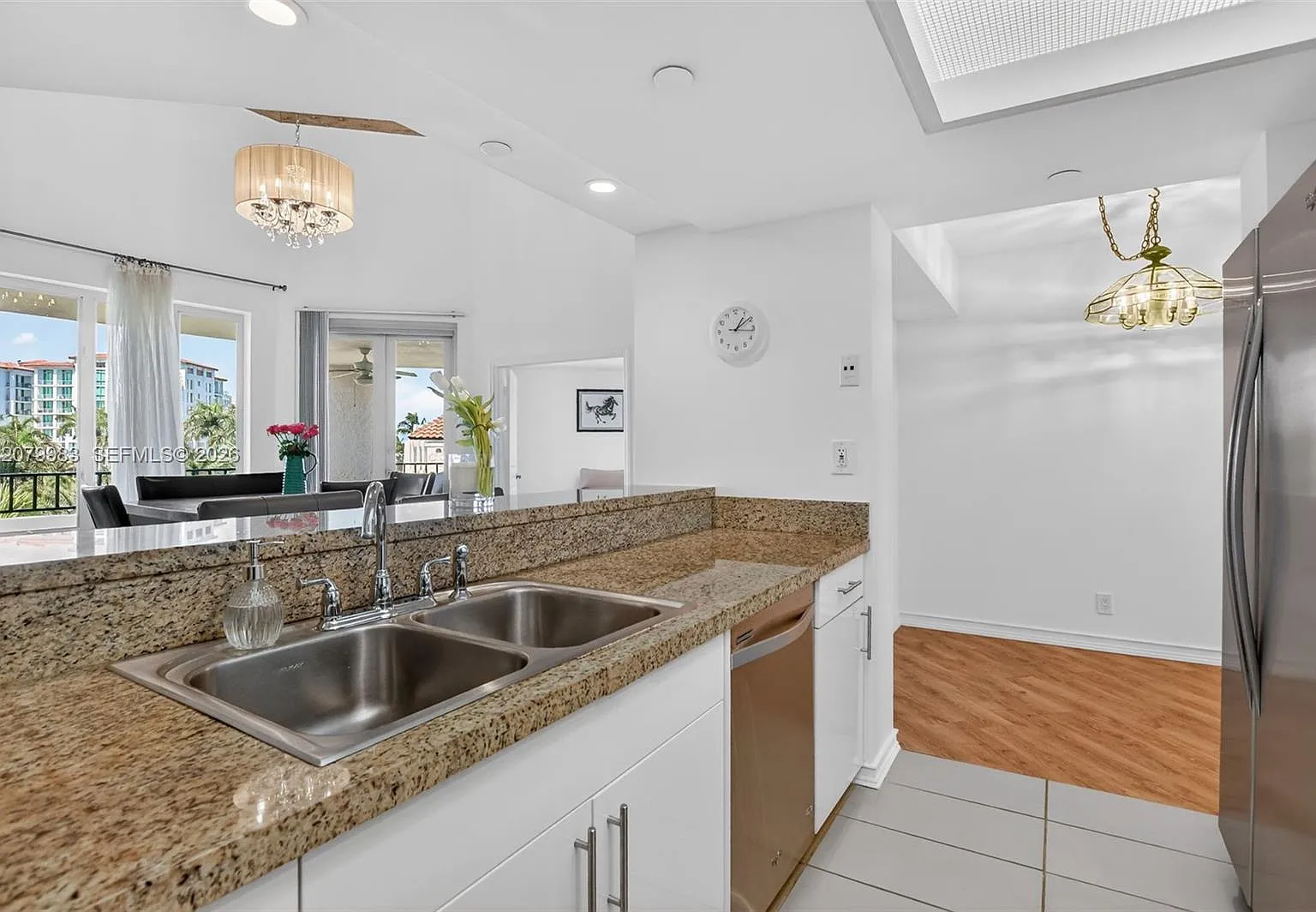 Mizner Court Condo — Photo 3