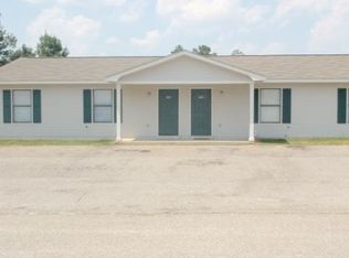 108 Cool Breeze Dr, Raeford, NC 28376