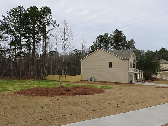 3rd image of 5668 Pleasant Woods Dr