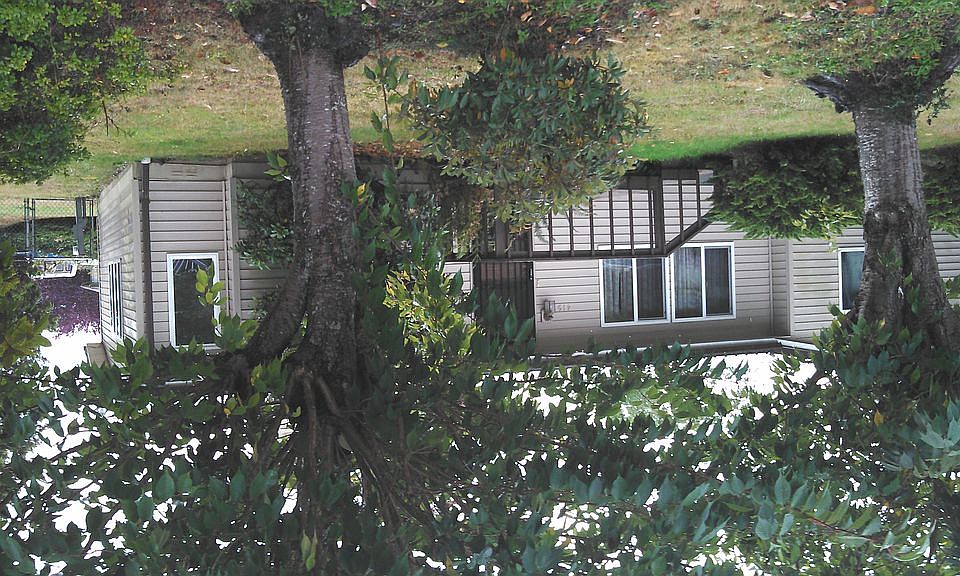 1st image of 415 W Wynooche Ave