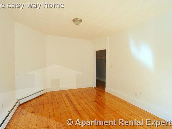 3rd image of 119 Harvard St APT 1
