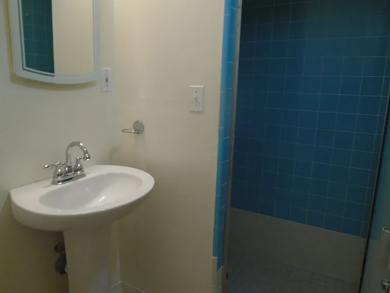 2714 Cedar St — Photo 11