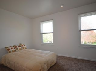 46581 Hampshire Station Dr, Sterling, VA 20165