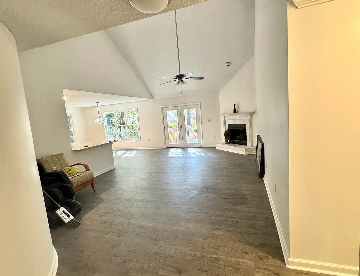 3 bed, 2.0 bath, $2,800 — Photo 2