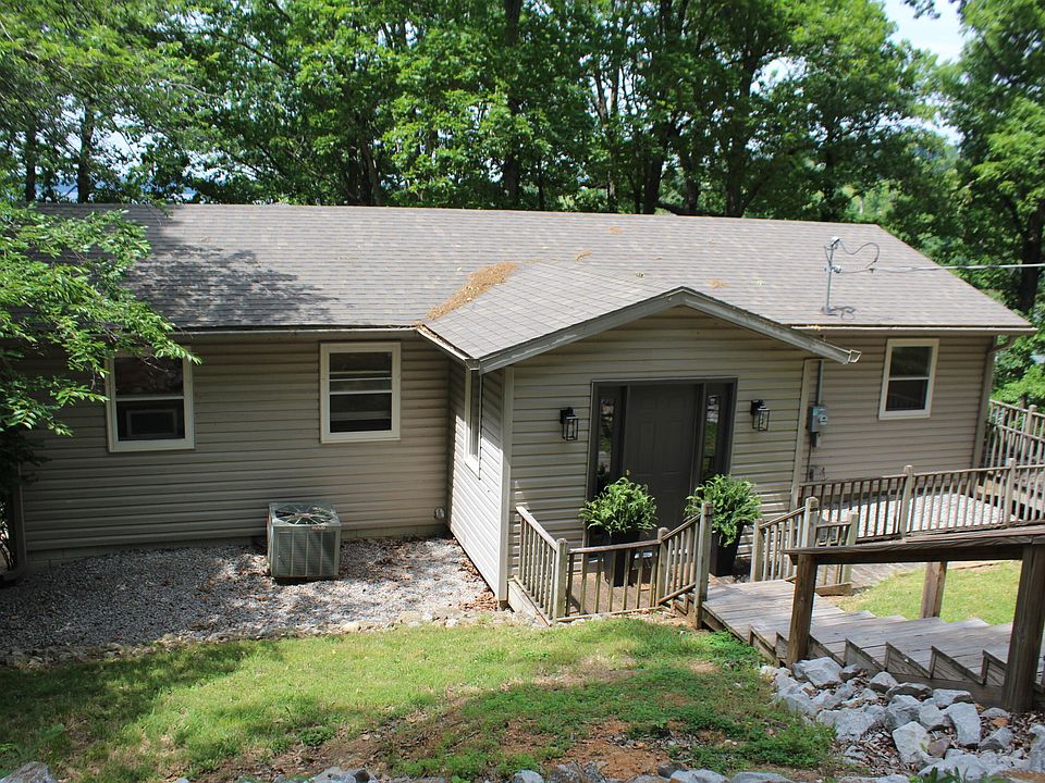 1st image of 760 Barrett Rd