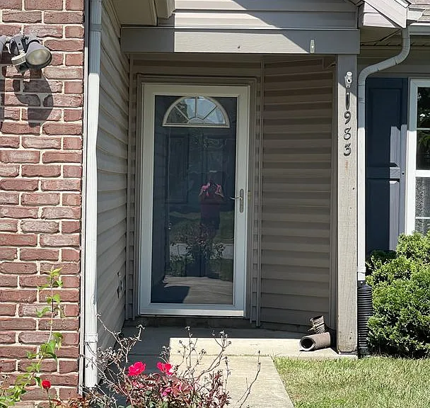 1983 Ellison Dr — Photo 2