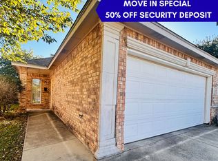 713 Kingston Dr, Grand Prairie, TX 75051