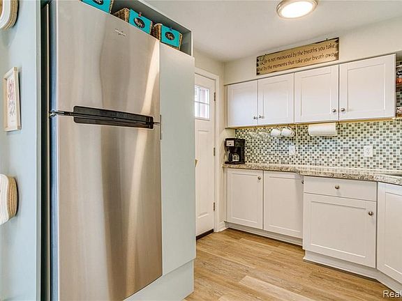 4th image of 7187 Silver Lake Rd APT 3