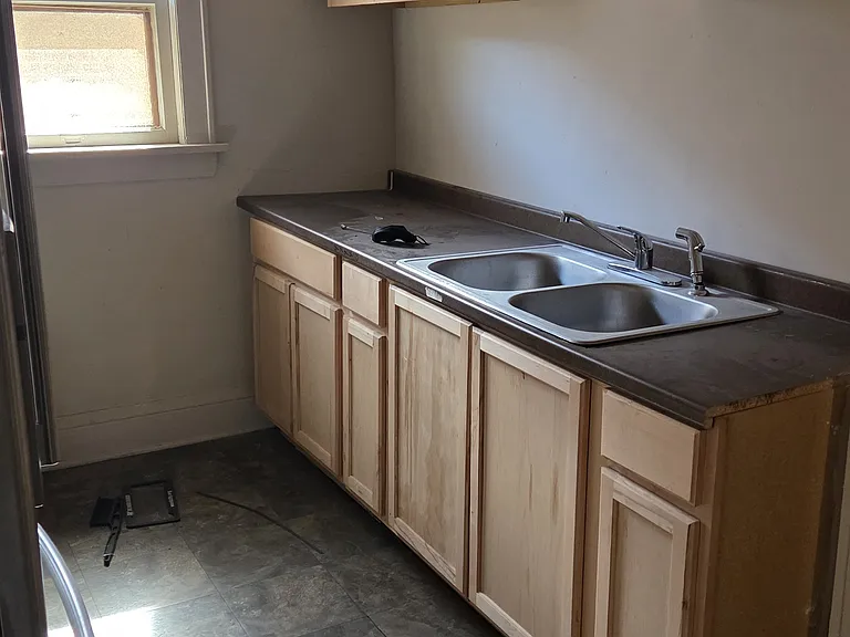 228 Cole Ave — Photo 3
