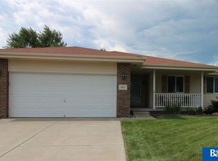 1401 SW 30th St, Lincoln, NE 68522