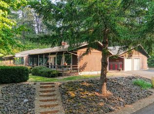 2250 Hillside Dr, Cottage Grove, OR 97424