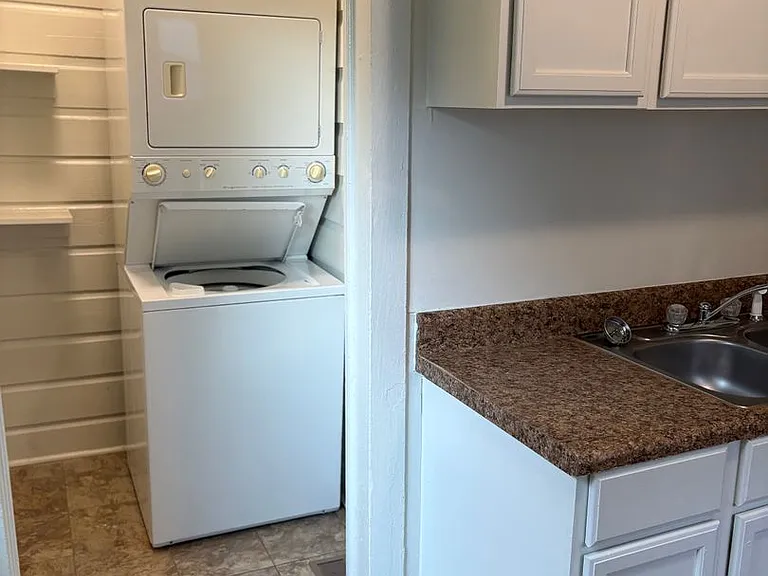 1020 Sedgefield St #A — Photo 11
