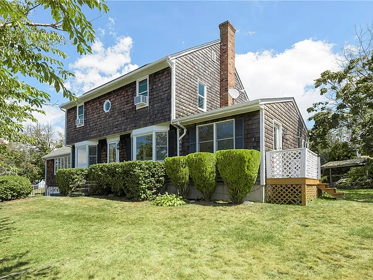 22 J H Dwyer Dr — Photo 2