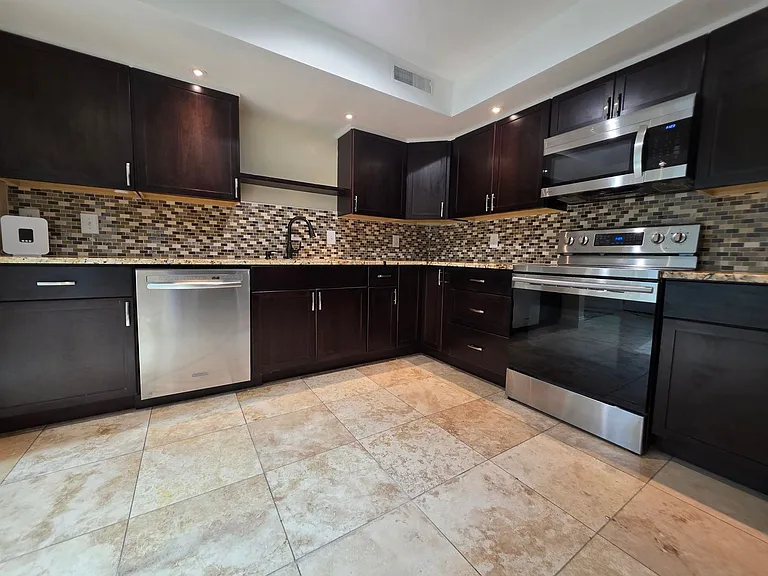 208 Pine Cone Trl — Photo 10