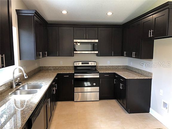 4th image of 110 Dundee Ln