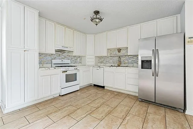 4444 W Esplanade Ave — Photo 8