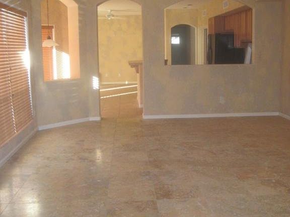 5th image of 654 W Milbrae Dr