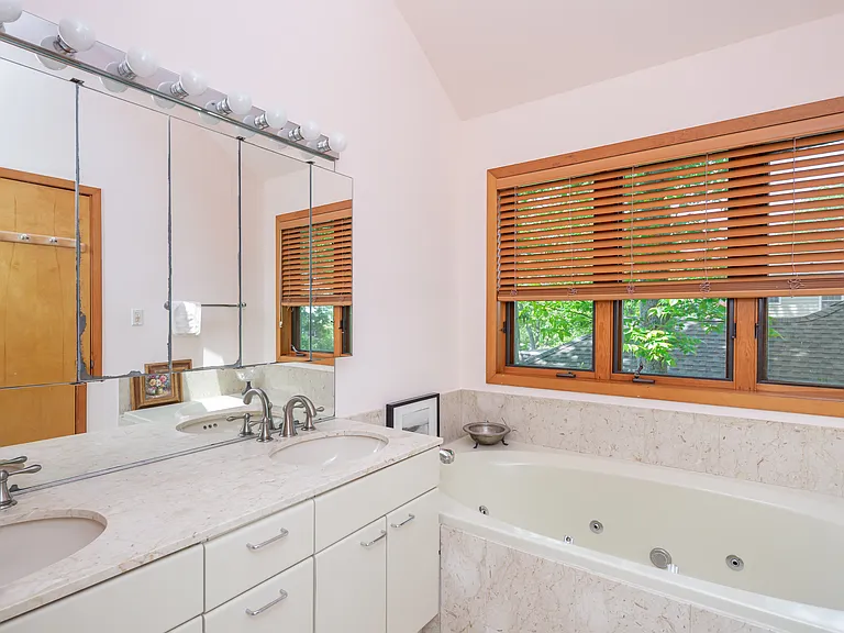 77 Lake Dr — Photo 14
