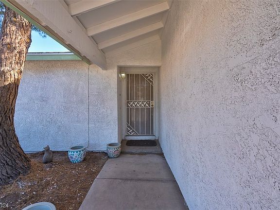 4th image of 3546 Willow Springs Dr