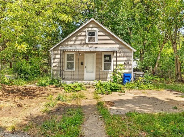 2408 Castle Ave, Cleveland, OH 44113