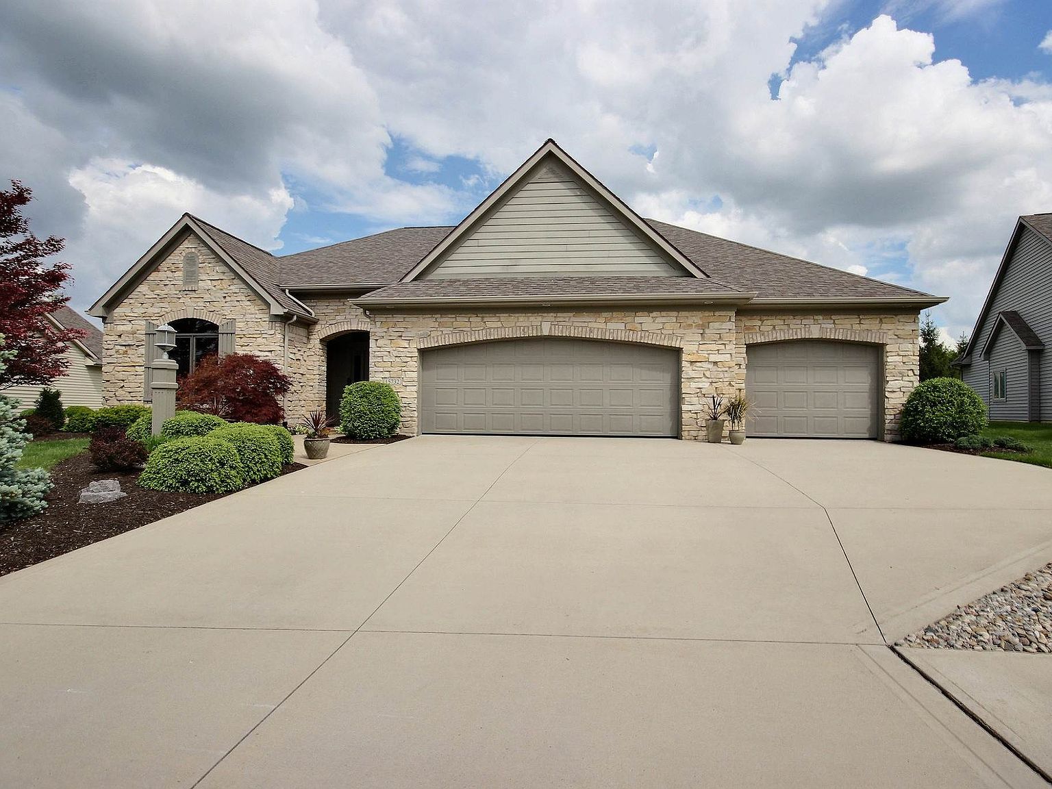 週末SALE！SISANDI triangle 15732 Golden Eagle Cv, Huntertown, IN 46748 | Zillow