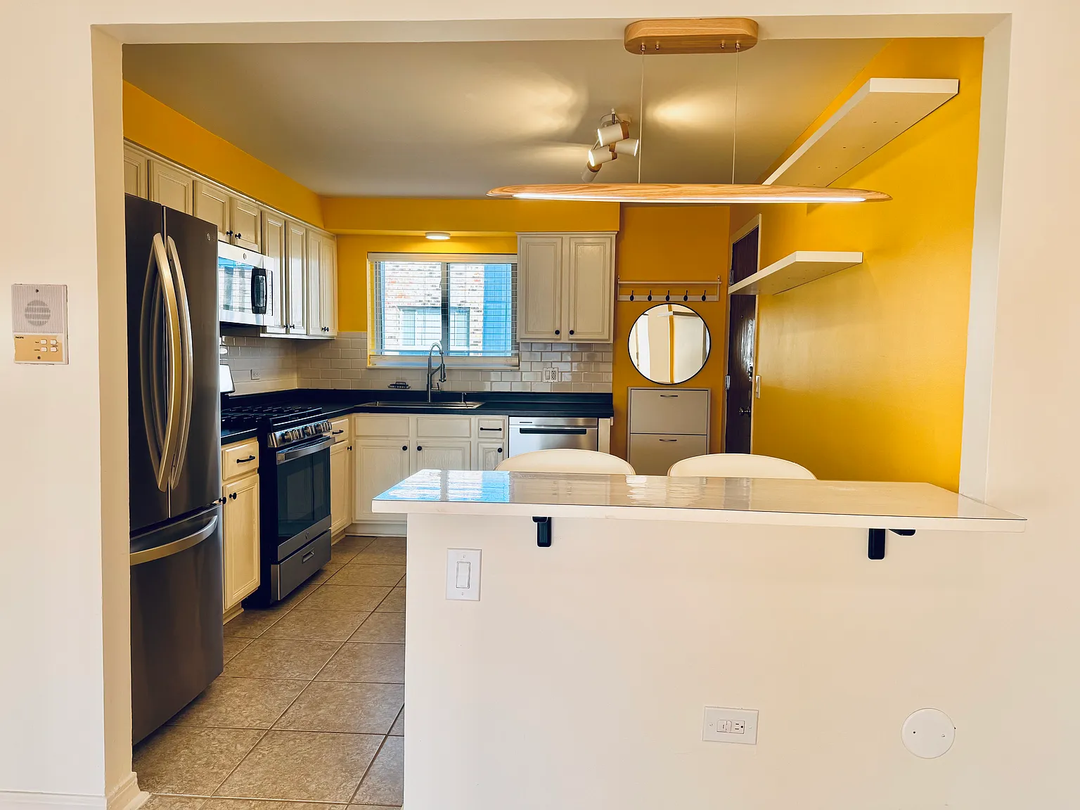 8701 W Foster Ave — Photo 3