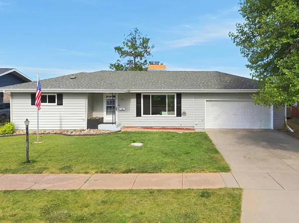 210 Pinedale Dr, Rapid City, SD 57702